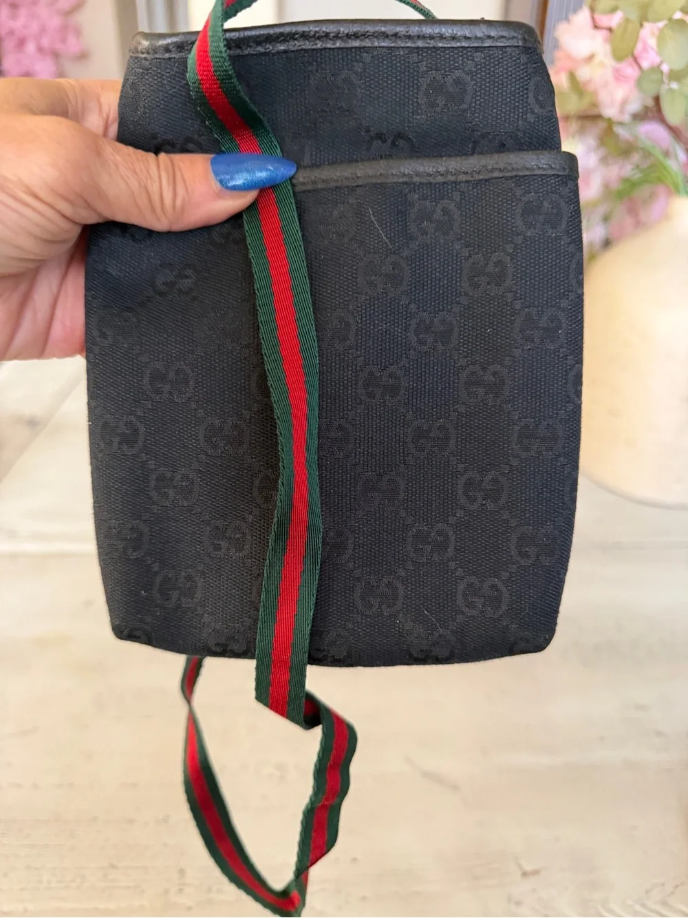 Gucci Black GG Monogram Crossbody with Green-Red Web Strap - Picture 3 of 4